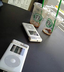 ipods_02.jpg